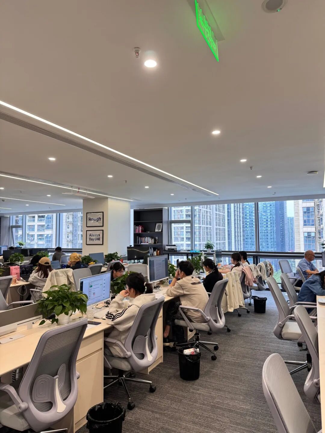 共享空间里的专注，是项目推进的日常